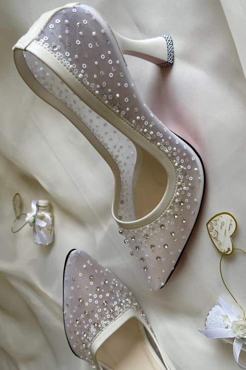 کفش عروس جواهردوزی شده