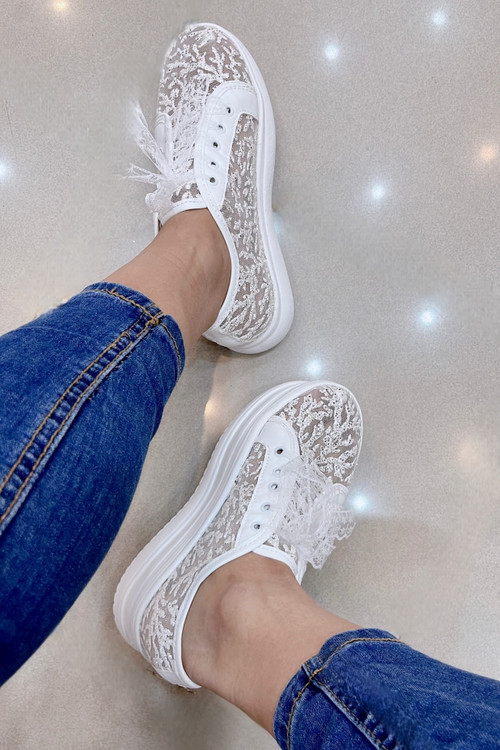 خرید کفش کتونی عروس