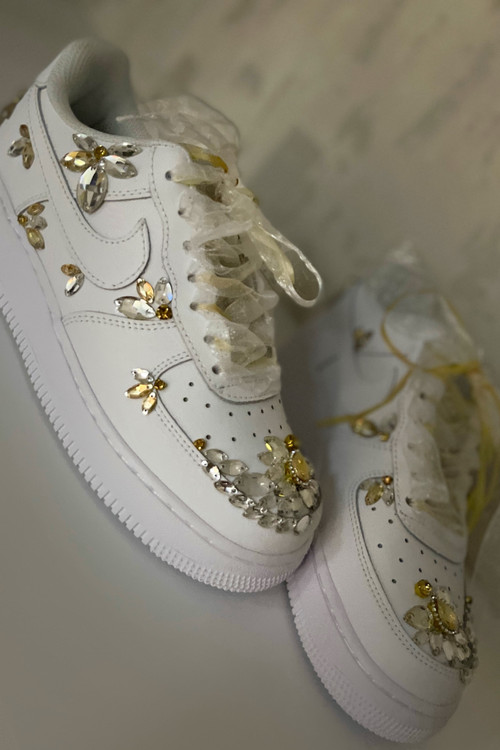 کفش اسپرت نگیندار عروس