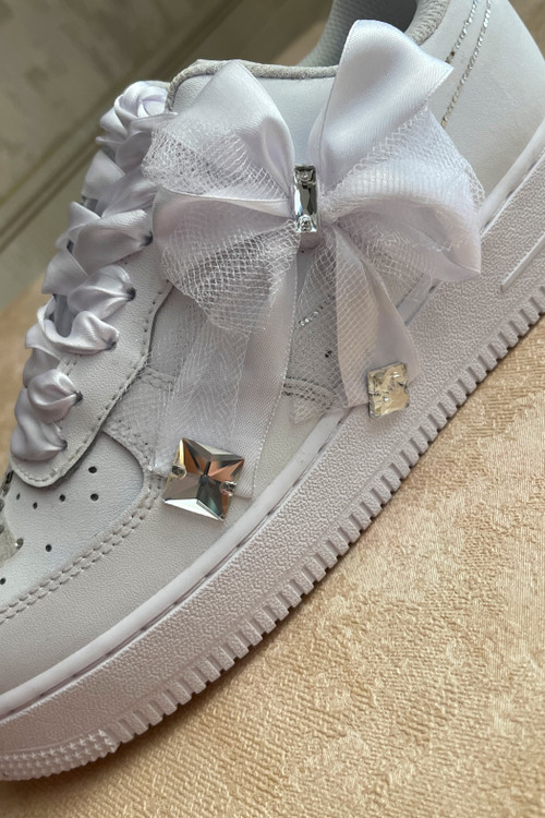 کفش اسپرت عروس دیزاین شده