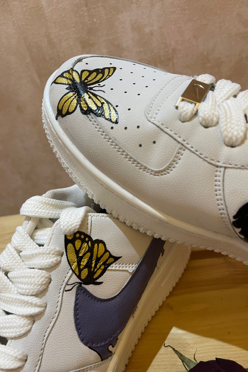 خرید کفش کتونی کاستوم شده